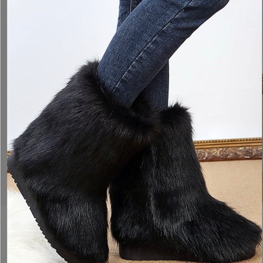 Black furry above ankle boots sz 7.5